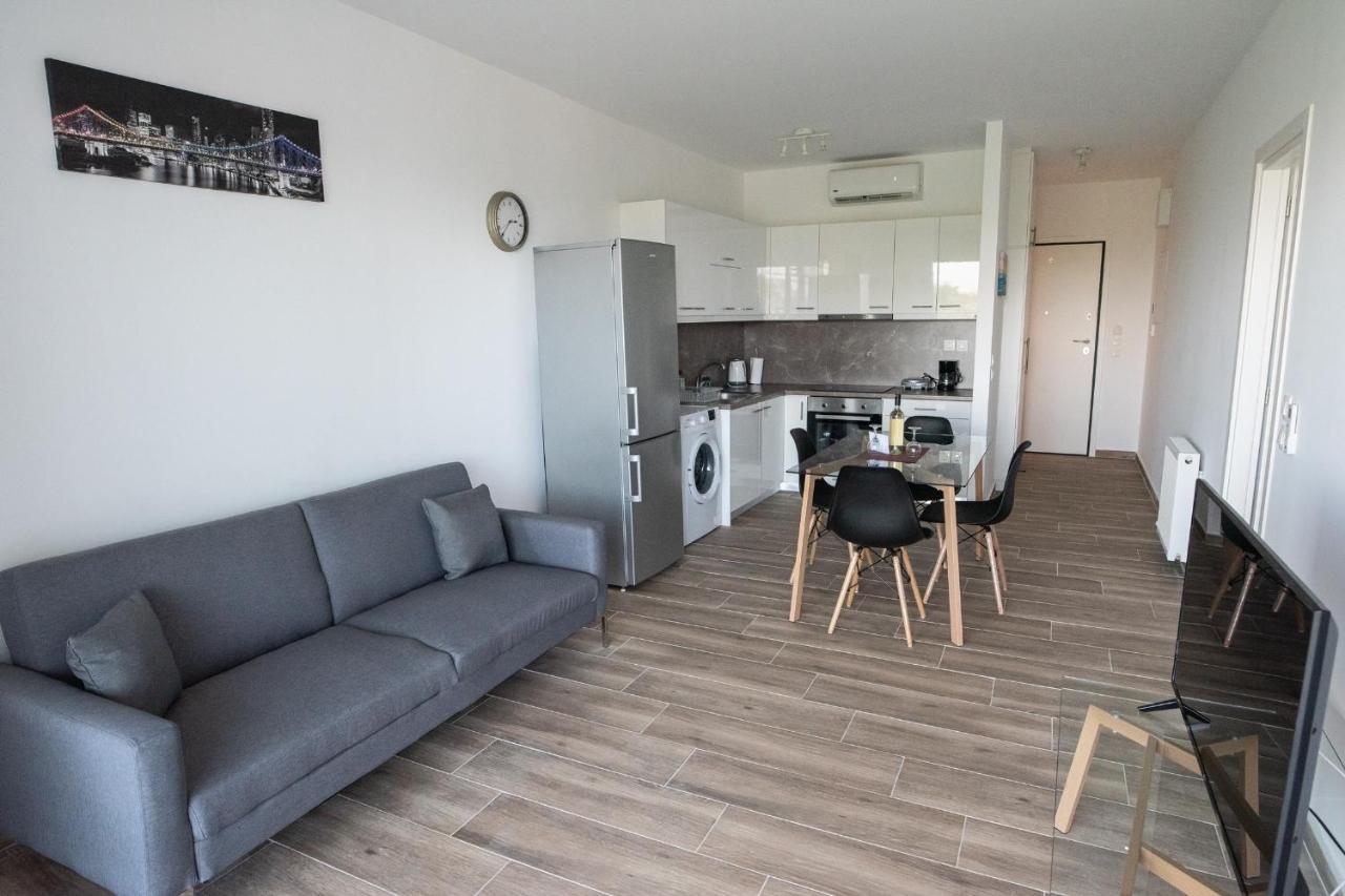 Cozy Apartment In Palaio Faliro With A Great View Athen Exterior foto